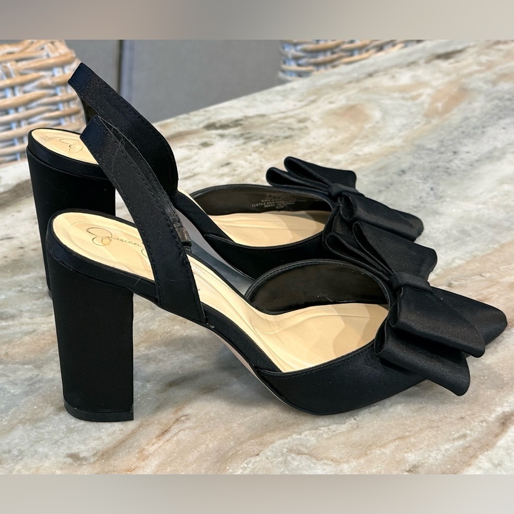 Women’s JESSICA SIMPSON Naomia elegant Black satin bow heels- Size 7.5 - Picture 3 of 7